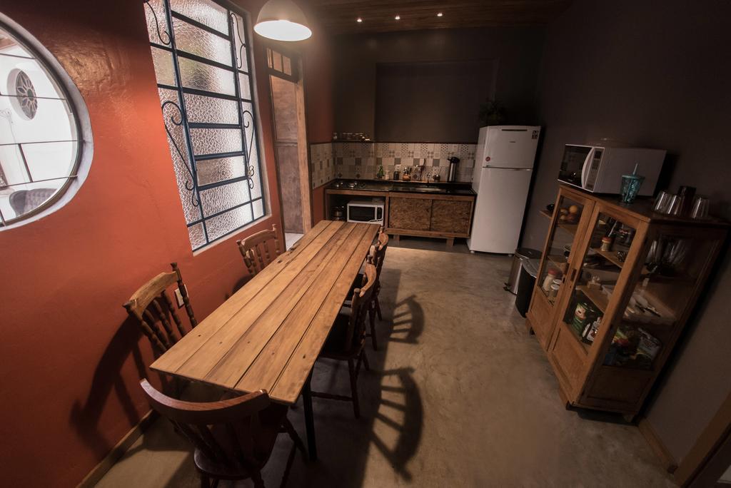 Frida Casa Hostel Pelotas Bagian luar foto