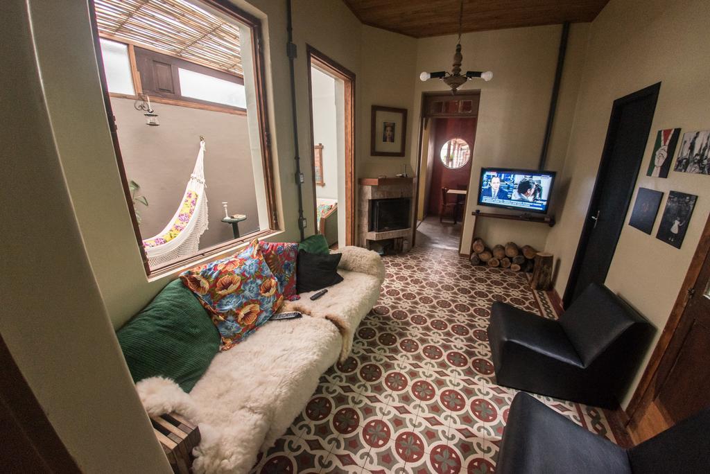 Frida Casa Hostel Pelotas Bagian luar foto