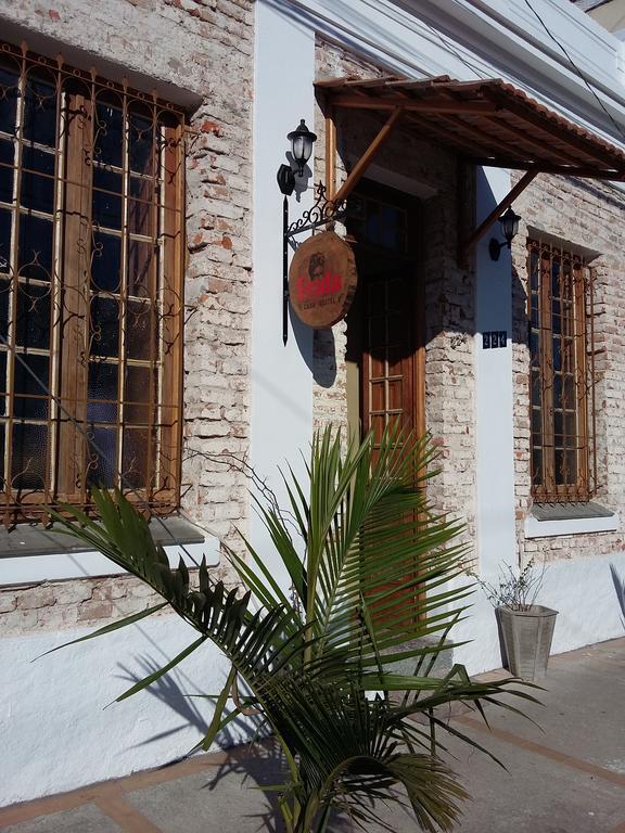 Frida Casa Hostel Pelotas Bagian luar foto